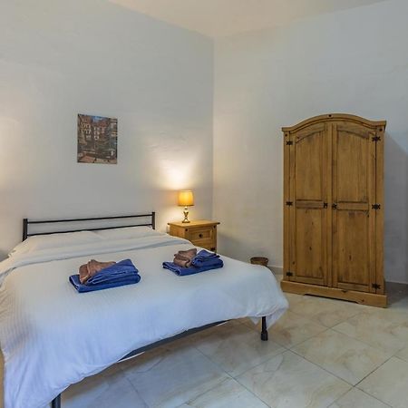 Bormla - Comfortable Two Bedroom Apartment Cospicua Esterno foto