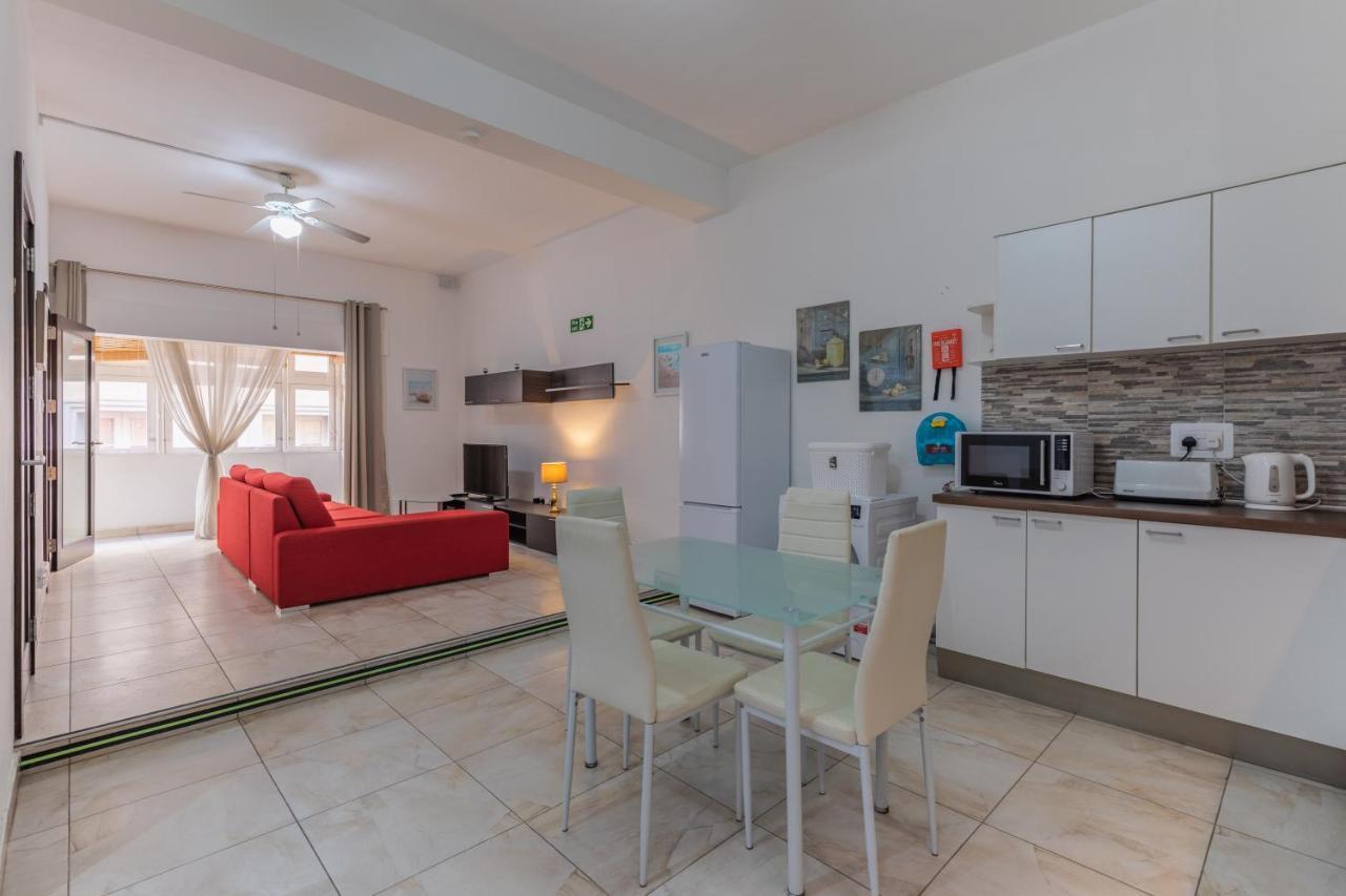Bormla - Comfortable Two Bedroom Apartment Cospicua Esterno foto