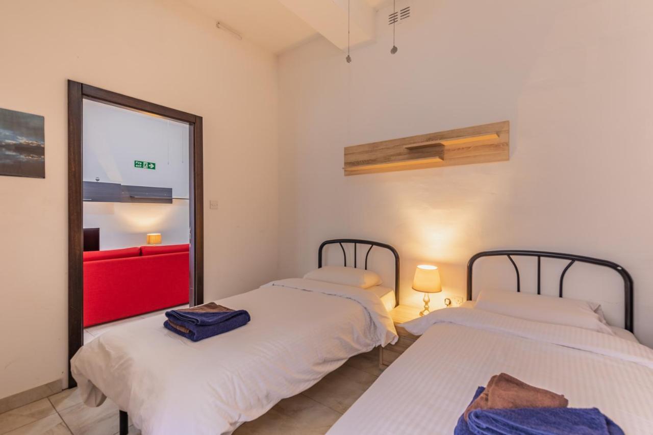 Bormla - Comfortable Two Bedroom Apartment Cospicua Esterno foto
