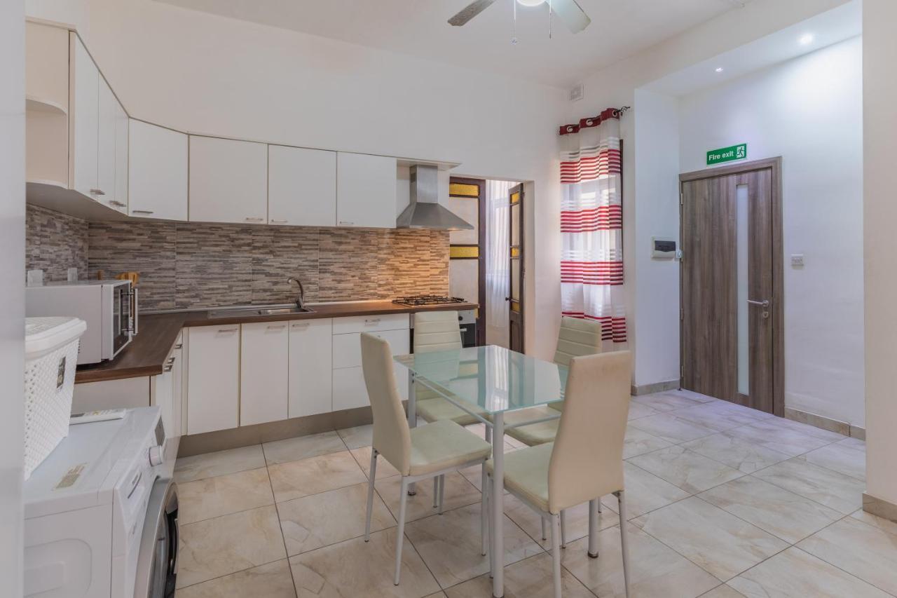Bormla - Comfortable Two Bedroom Apartment Cospicua Esterno foto