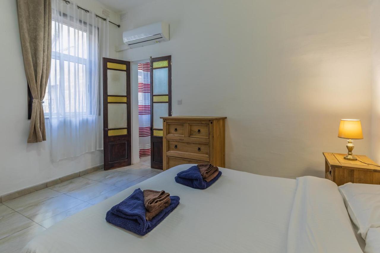 Bormla - Comfortable Two Bedroom Apartment Cospicua Esterno foto